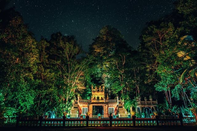Cairns: Paronella Park Night Tour, Small Group