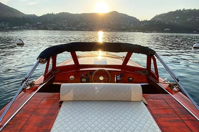 Lake Como Private Wooden Boat Tour & Italian Glamour