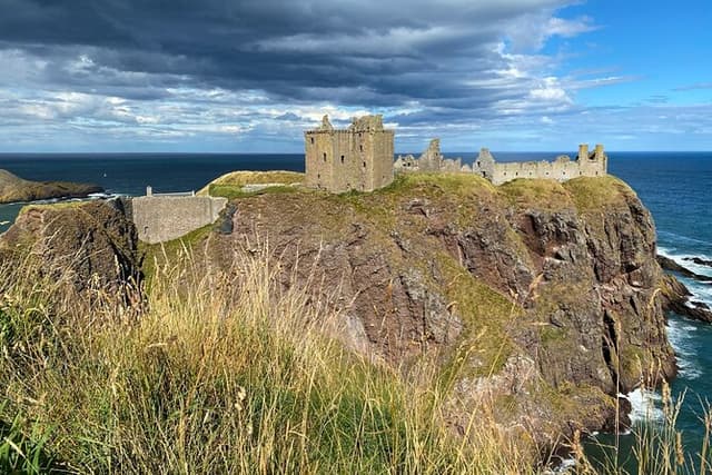 Private Balmoral Glamis Dunnottar Castles Tour from Aberdeen