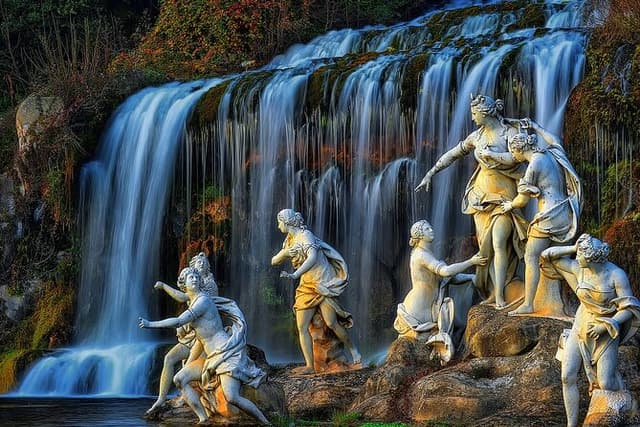 Private Guided Day Tour to Pompeii and the Royal Palace of Caserta