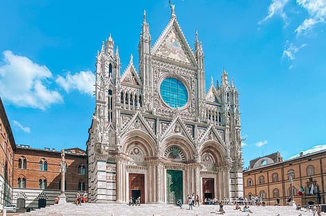 Discover Siena: Guided Walking Tour and Cathedral Visit