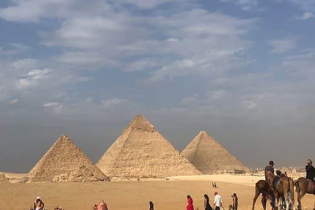 Private Day Tour Giza Pyramids, Memphis and Sakkara Pyramids