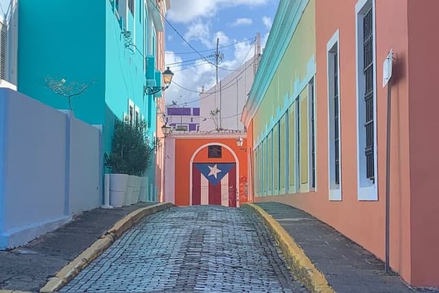 Old and New San Juan History City and Street Art Tour