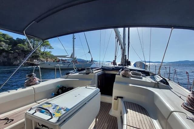 5 Hours Sailing Trip to Mykonos Famous Beaches with Lunch
