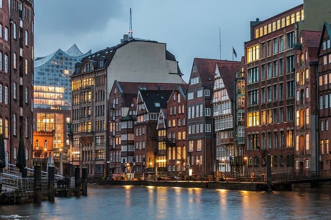 Reliable Private Transfers: Bremerhaven to Hamburg Airport