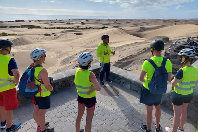 e-Bike Mountain Tour inside a Natural Park+option Tapas in a Cave