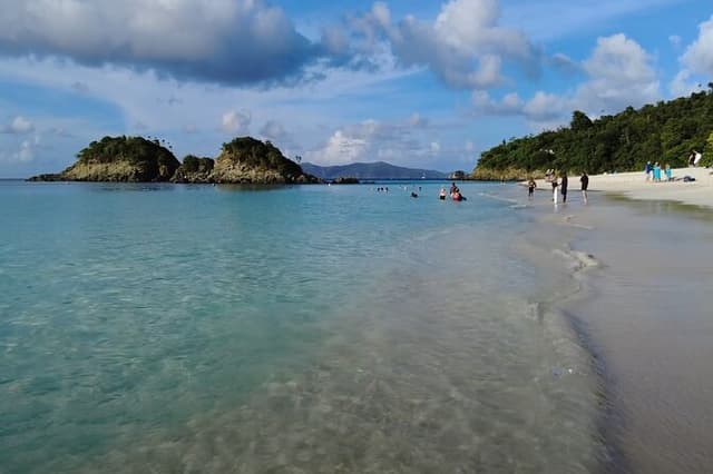 Budget Trunk Bay Beach with Scenic Stops