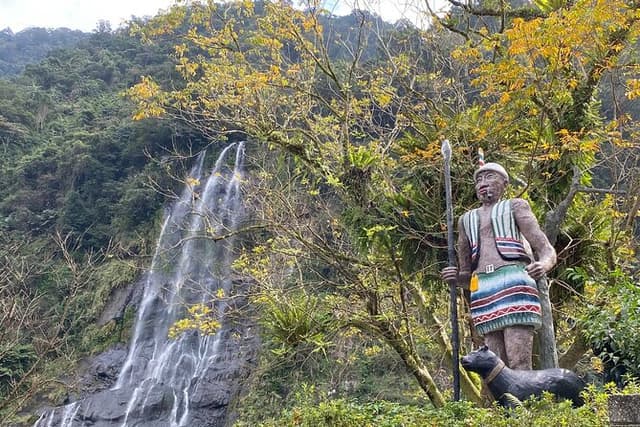 Private Forest Trail Day Tour in New Taipei