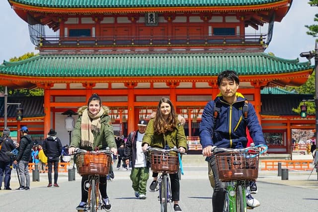 4.5-Hour Kyoto Bike Tour with Lunch and UNESCO Zen Temples