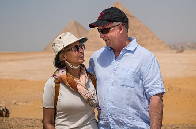 Private Giza Pyramids, Saqqara & Memphis Tour with Egyptologist