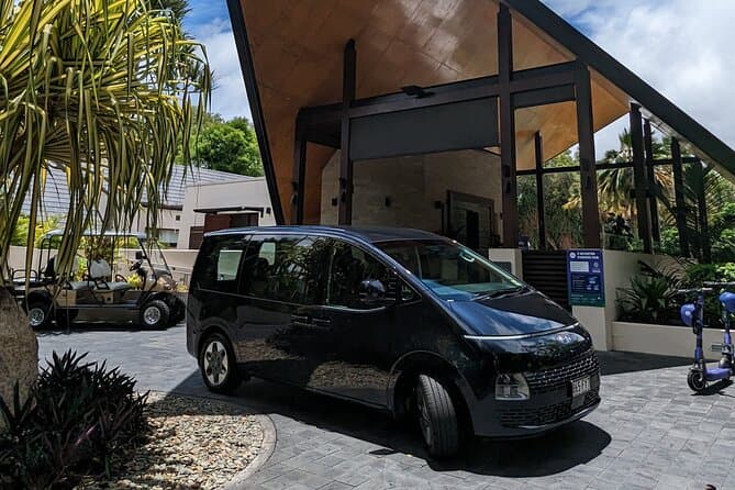 Luxury Transfers: Cairns to Port Douglas via Aeroglen