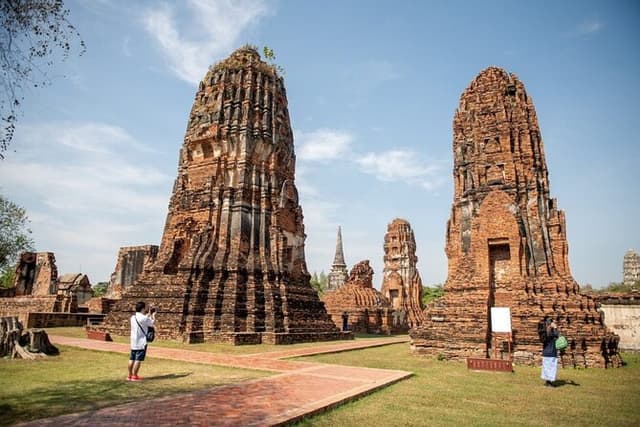 Ayutthaya Historical Park Private Tour in Spanish/German/Chinese/Korean
