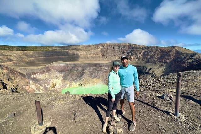 Private Santa Ana Volcano Hiking Tour + Coatepeque Lake