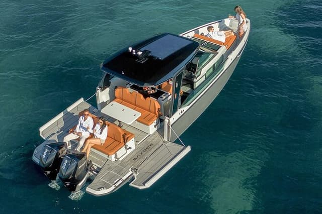Paros-Antiparos Private Cruise on a Luxurious Saxdor 320