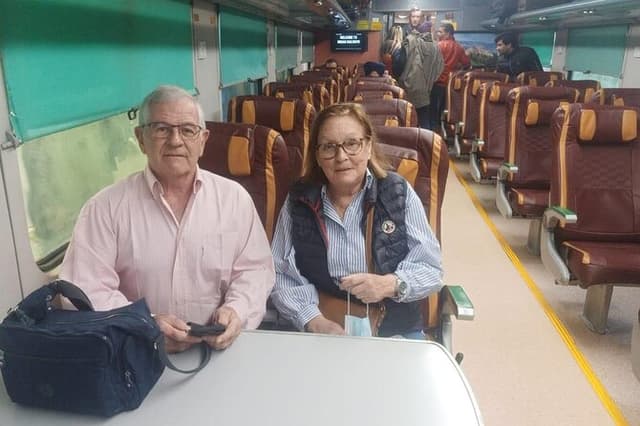 "Taj Mahal" Tour from Delhi by India's Fastest Train (Gatiman Express)