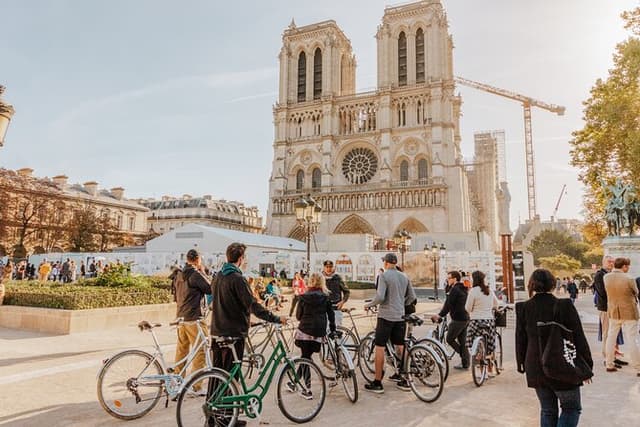 The Paris Monuments Tour