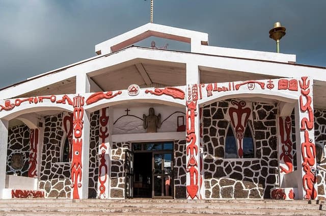 Private Tour in Hanga Roa the only city of Rapa Nui