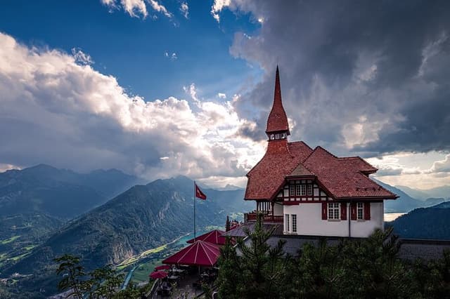 Zurich: Interlaken & Harder Kulm Small Group Tour
