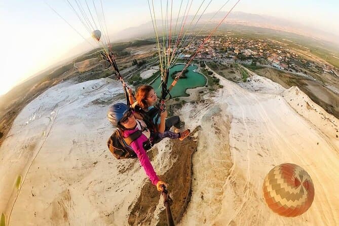 Fly High: Unforgettable Paragliding Adventures in Pamukkale