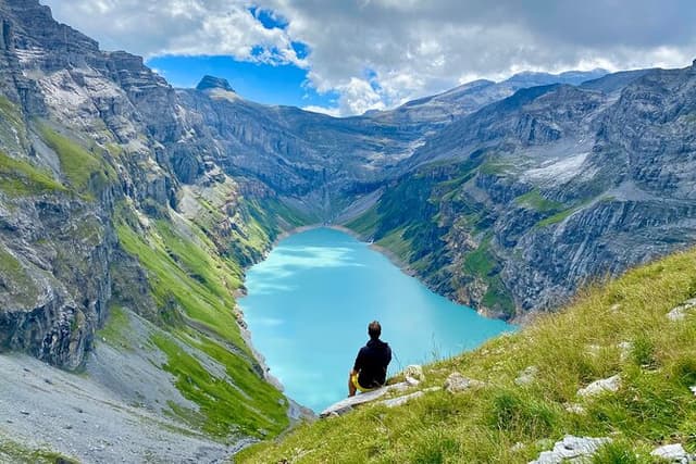 Breathtaking Private Hike with a Local Swiss Expert (1 day trip)