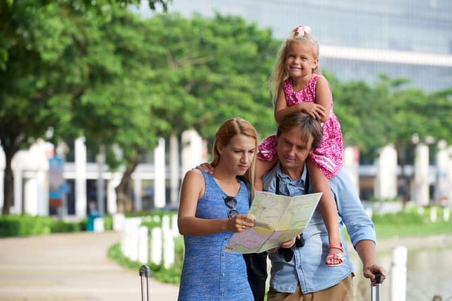 Explore London with your Family - Walking Tour