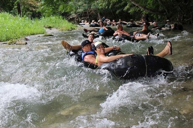 Dunn’s River Falls: River Tubing with Lunch and Transfers