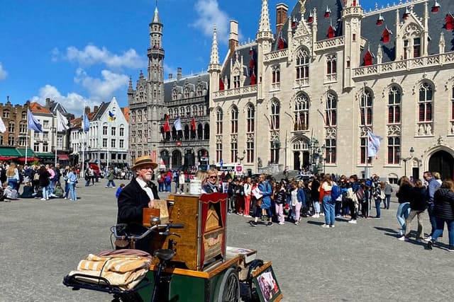 Bruges Highlights, Boat, Beer, Chocolate Day trip from Paris