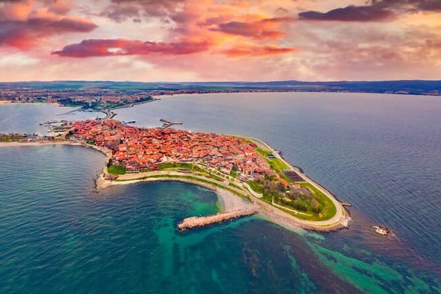 Romantic Getaway in Nessebar : Private Tour of Love & Discovery