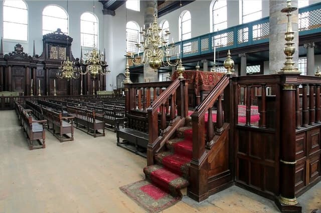 Jewish Amsterdam Private Walking Tour