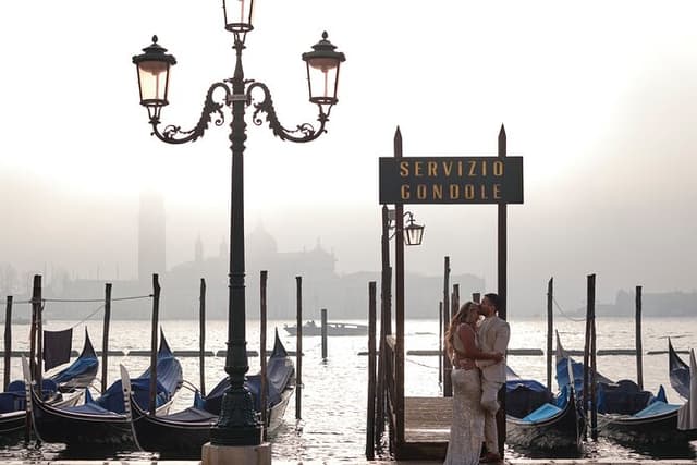 Iconic Photos and Adventure in Venice