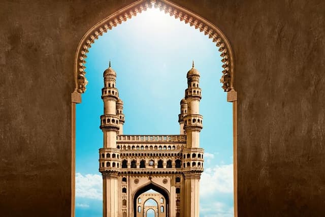 Hyderabad Full-Day City Tour by Car with Guide & Entry Fee Option