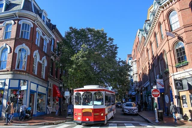 Peek at Portland Sightseeing Trolley Tour