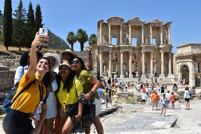 VIP Ephesus Tour from Kusadasi Cruise Port & SkipTheLine Tickets