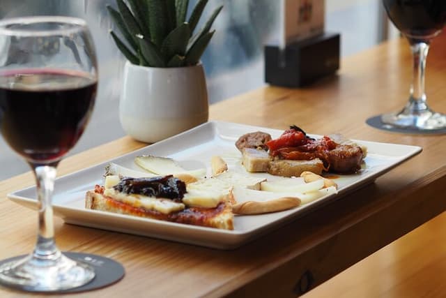 Valencia Morning Food Tour with Central Market by Food Lover Tour