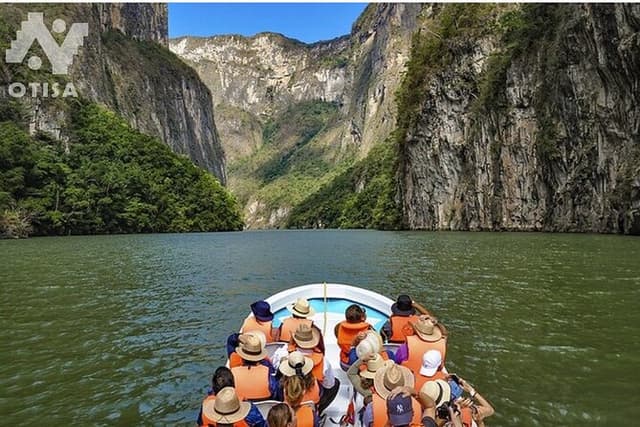 Adventure to the Sumidero Canyon Viewpoints and Chiapa de Corzo