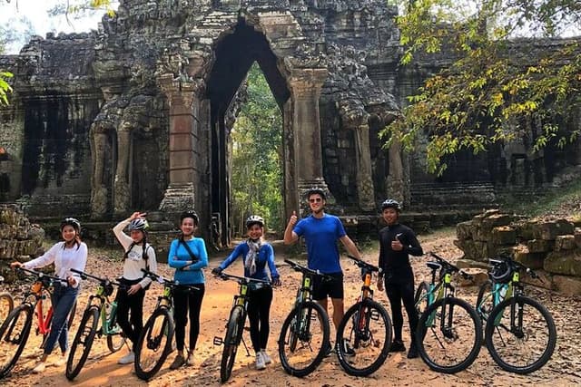 Full-Day Bike Tour in Siem Reap with Zipline