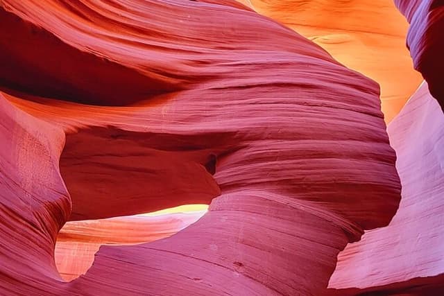 Lower Antelope Canyon and Horseshoe Bend Tour from Flagstaff