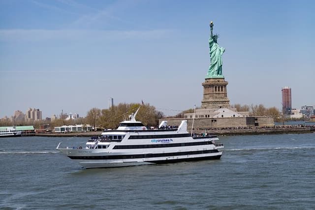 City Cruises New York Signature Lunch Cruise