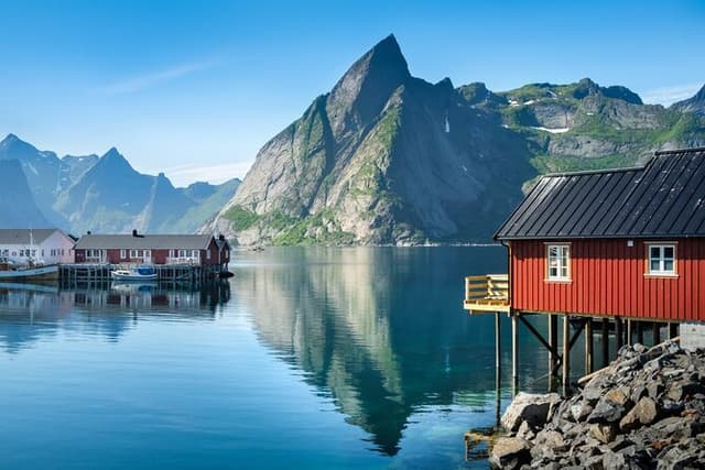 Private Full Day Sightseeing Tour from Svolvær to Å