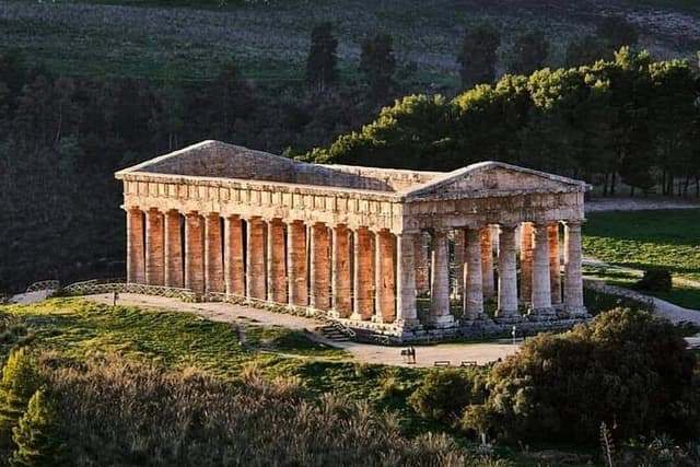 Private Tour to Segesta, Erice and Wine Tasting in Marsala
