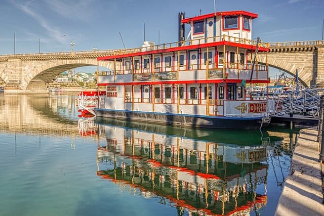 Sunset Cocktail Cruise on Lake Havasu's Paddle Wheeler