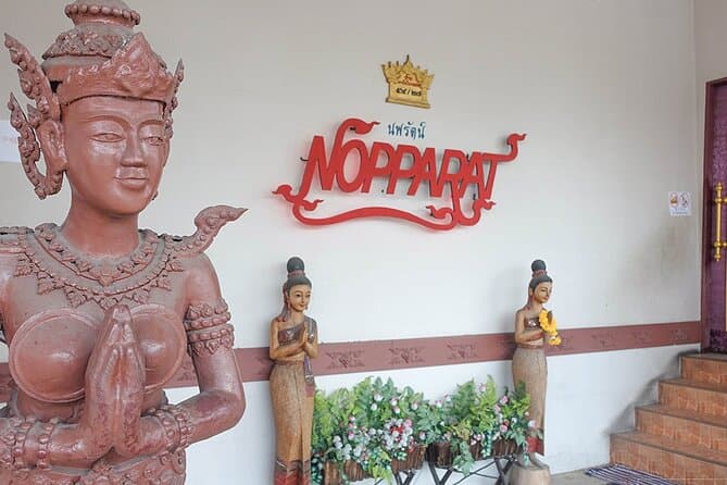 Watch Iconic Thai Dance Performances