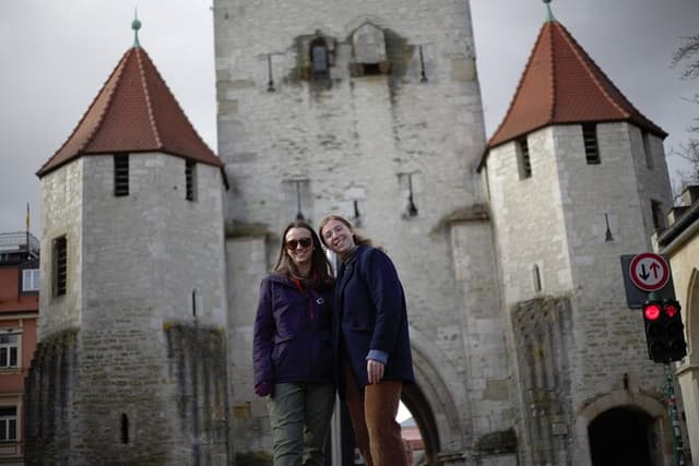 Architecture Tour & Photoshoot Through Centuries of Altstadt