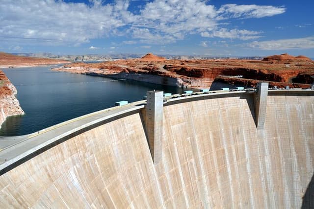Hoover Dam and Lake Mead Self-Guided Audio Tour