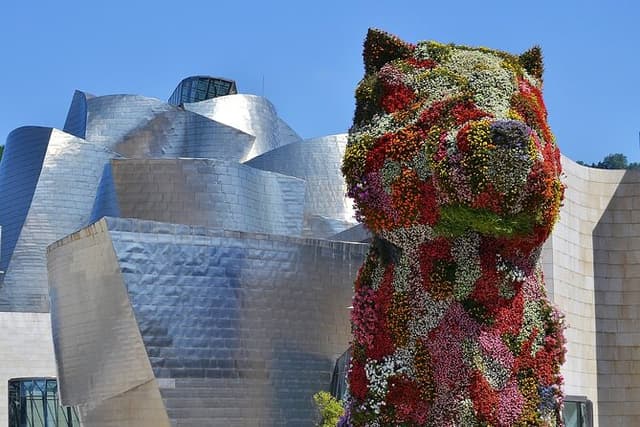 Private Tour to Bilbao, Guggenheim Museum & Getaria Village