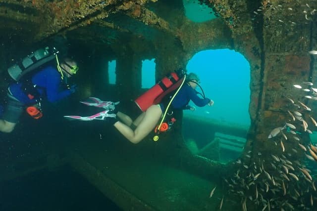 Wreck and Bridge Span Dive for Certified Divers
