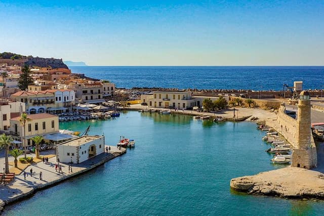 Chania, Kournas and Rethymno from Heraklion Private Tour