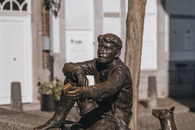 Discover Maastricht with a Smile! Culture, History and People