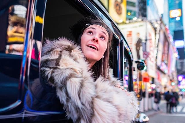 Private New York City Lights Tour in Vintage Car