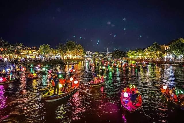 Guided Tour to Marble Mountains & Hoi An Walking Tour , Night Market, Boat Ride